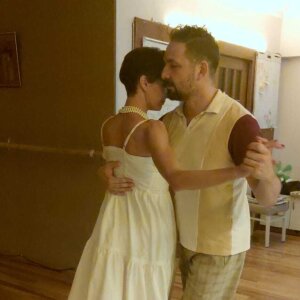 Harun - Arzu Dans Stüdyosu