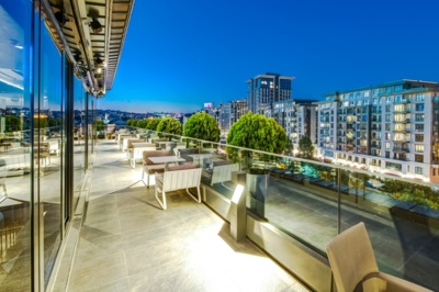 Monte Restaurant Bar By Hilton Hotel