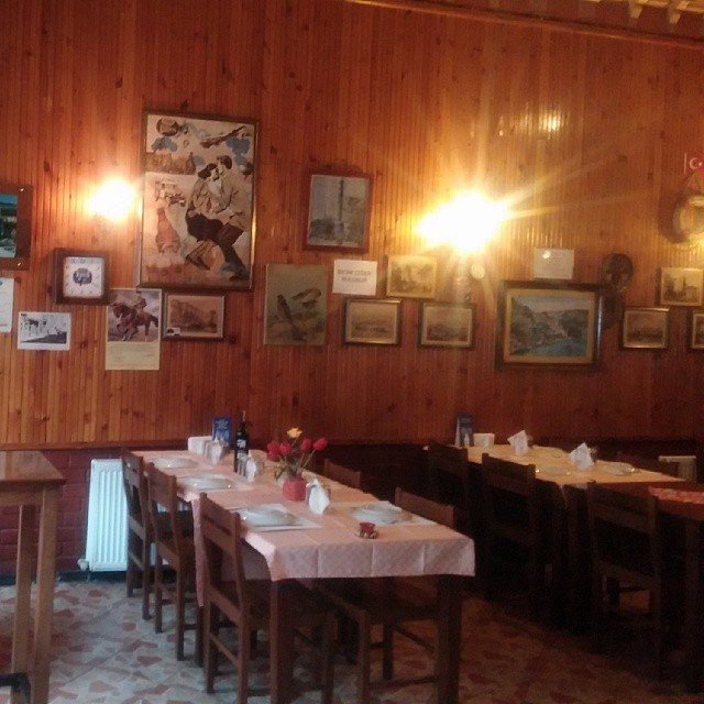 balat agora meyhanesi