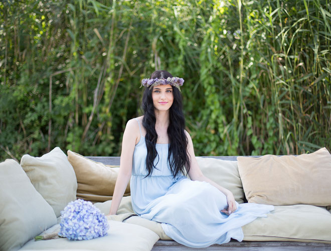 Tacımı ve elimdeki çiçeği