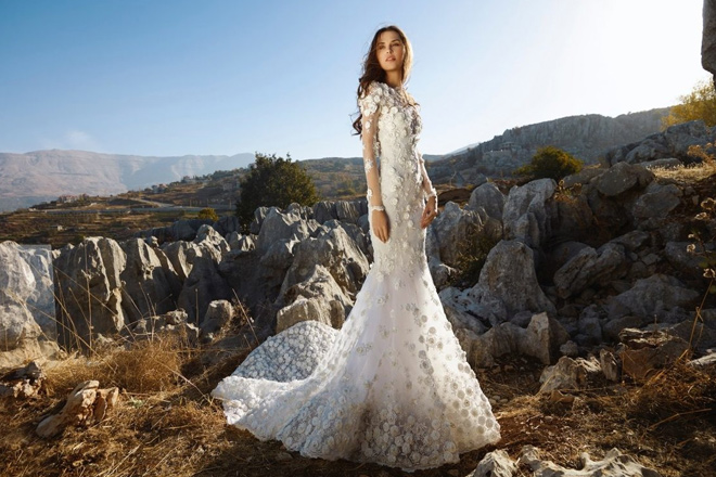 üç boyutlu işlemeli gelinlik