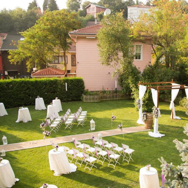 Ada Kanlıca Baro Bahçe