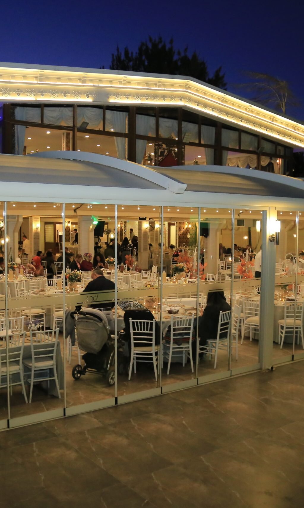 adli-restaurant_I2nRdo9o