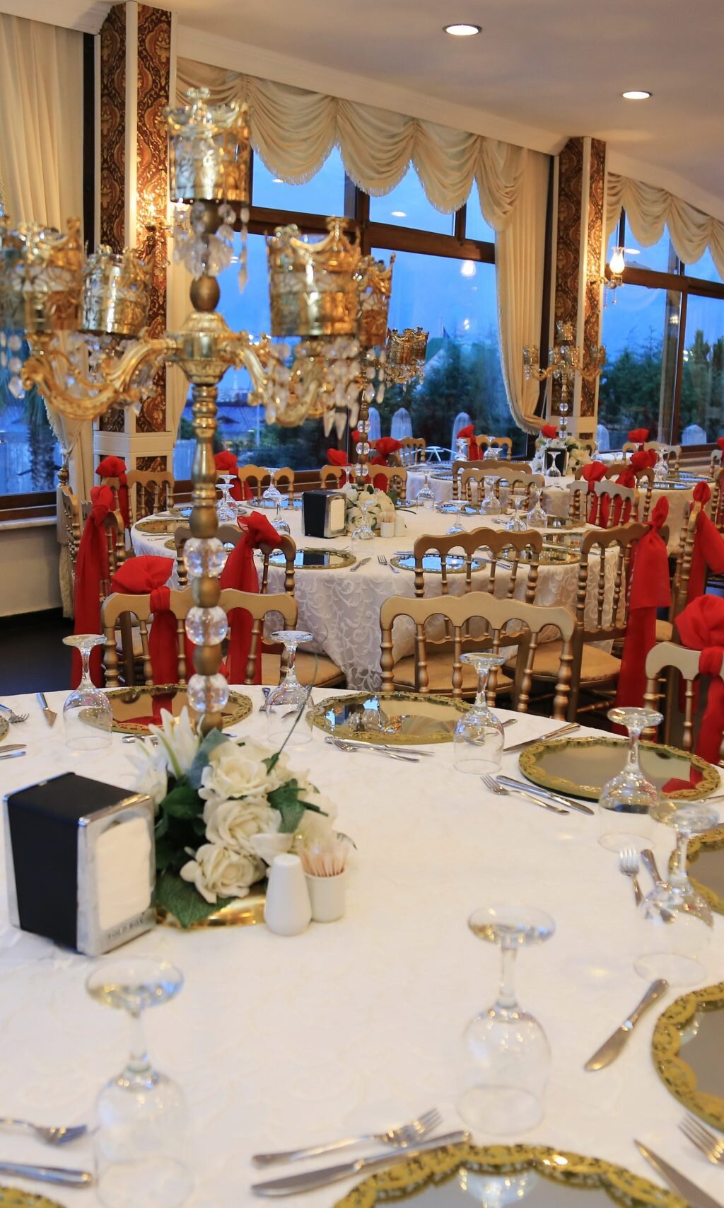 adli-restaurant_NgNBug40