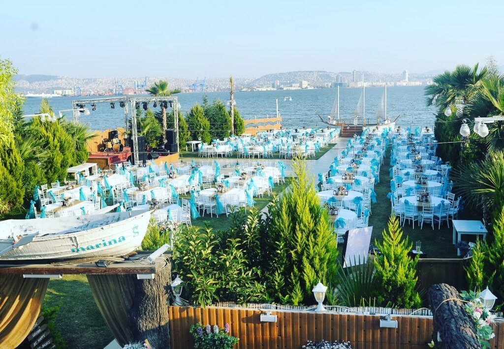 ömür boyu mutluluklar: en i̇yi 8 bayraklı düğün salonu