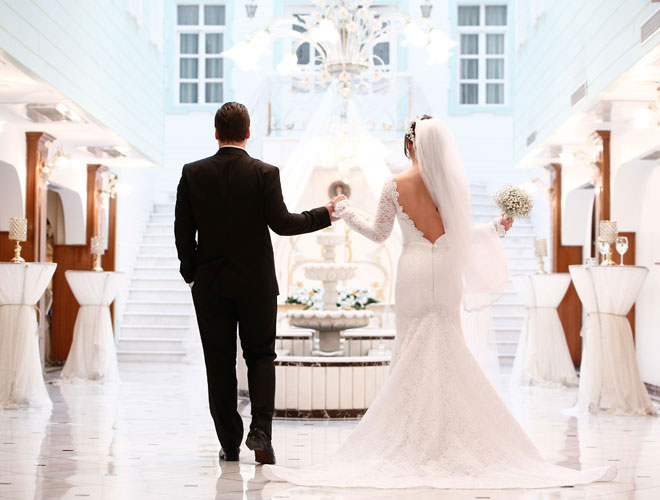 Düğün fotoğraflarımız StudiosMCM
tarafından çekildi.