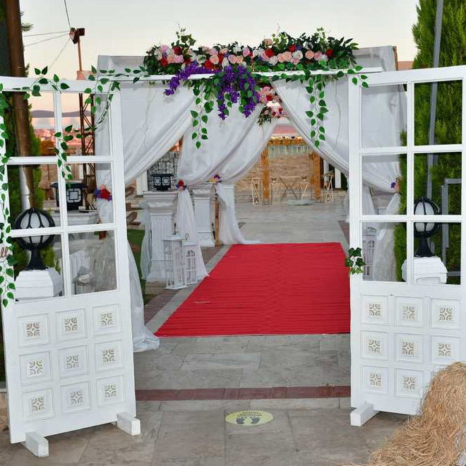 Beyaz Orkide Kır Düğün Bahçeleri