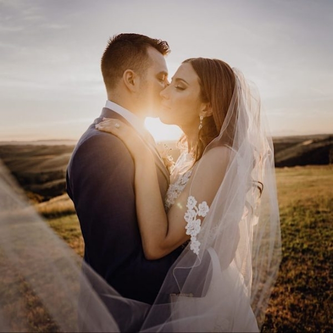 düğün fotoğrafında son trend: trash the dress