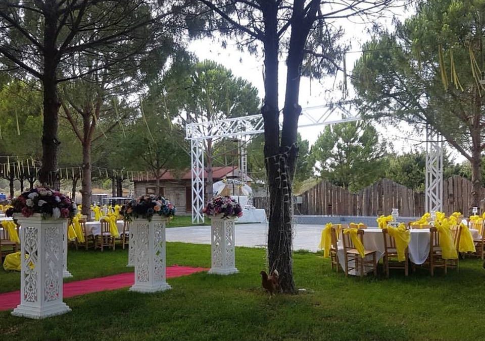 yaprak köy foça düğün salonu