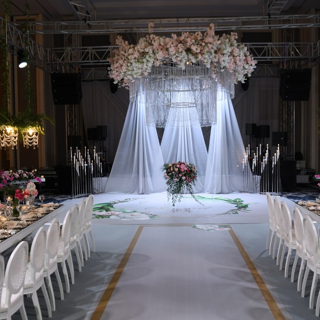 Elite World Business