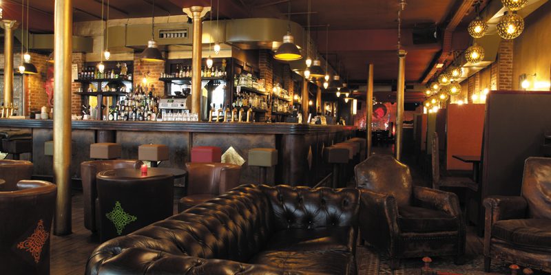 cozy pub & restaurant