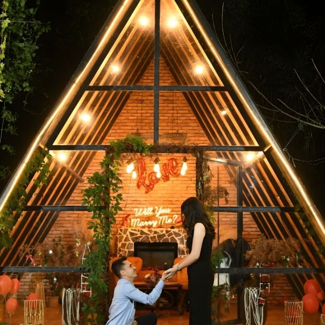 Göl Kenarı Bungalov Evlilik
Teklifi