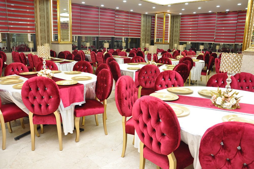 dostlar 3 düğün salonu