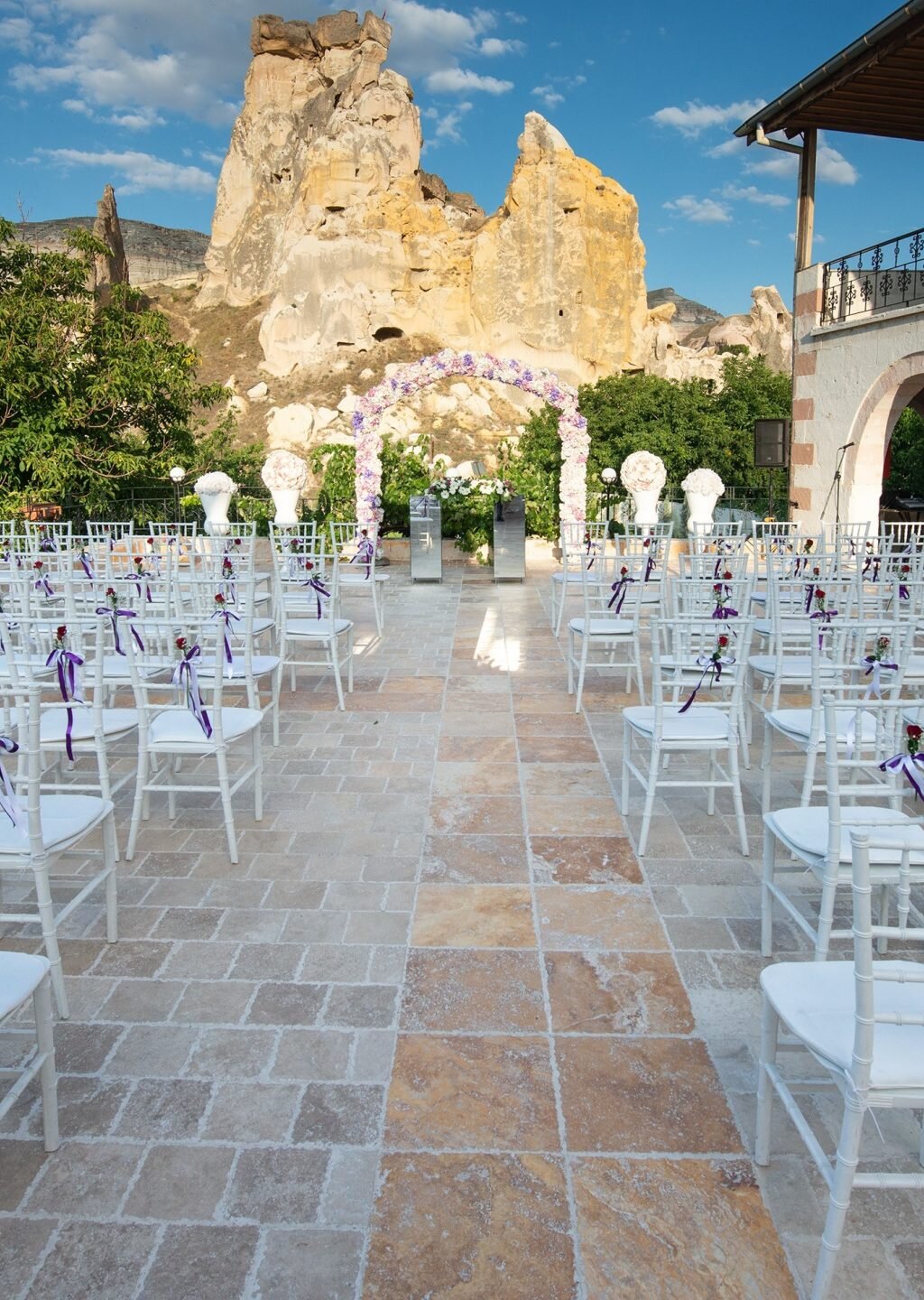 green cave garden hotel