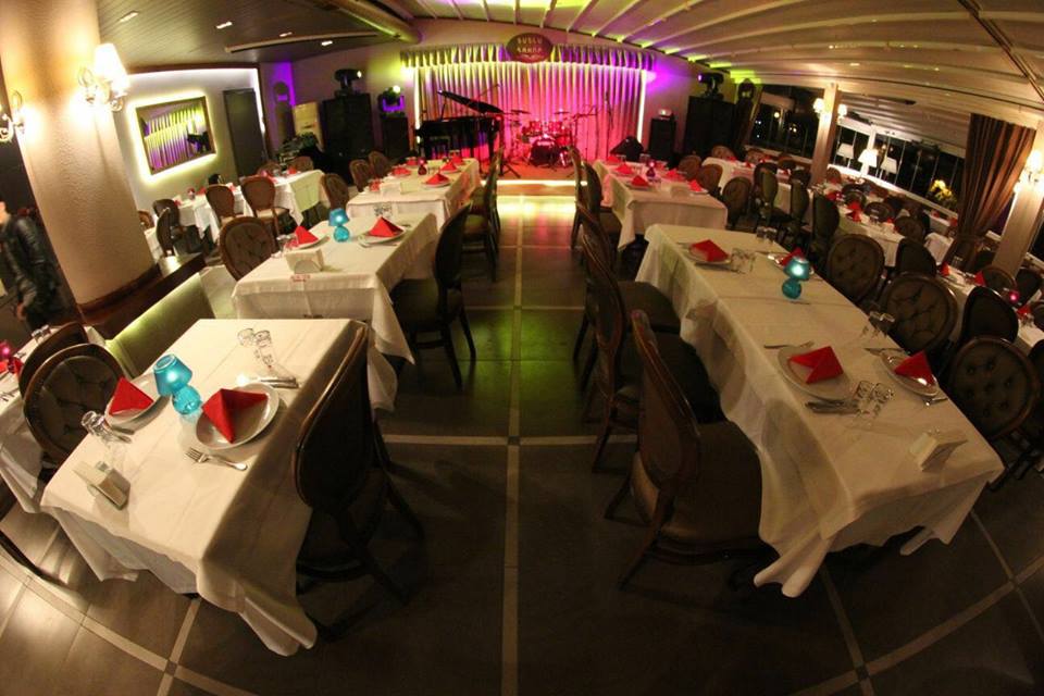 süslü sahne kalamış