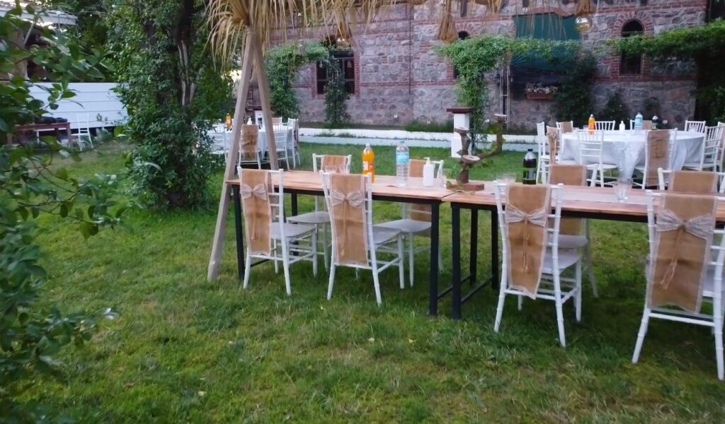 bizim bahçe kır düğünleri bayraklı