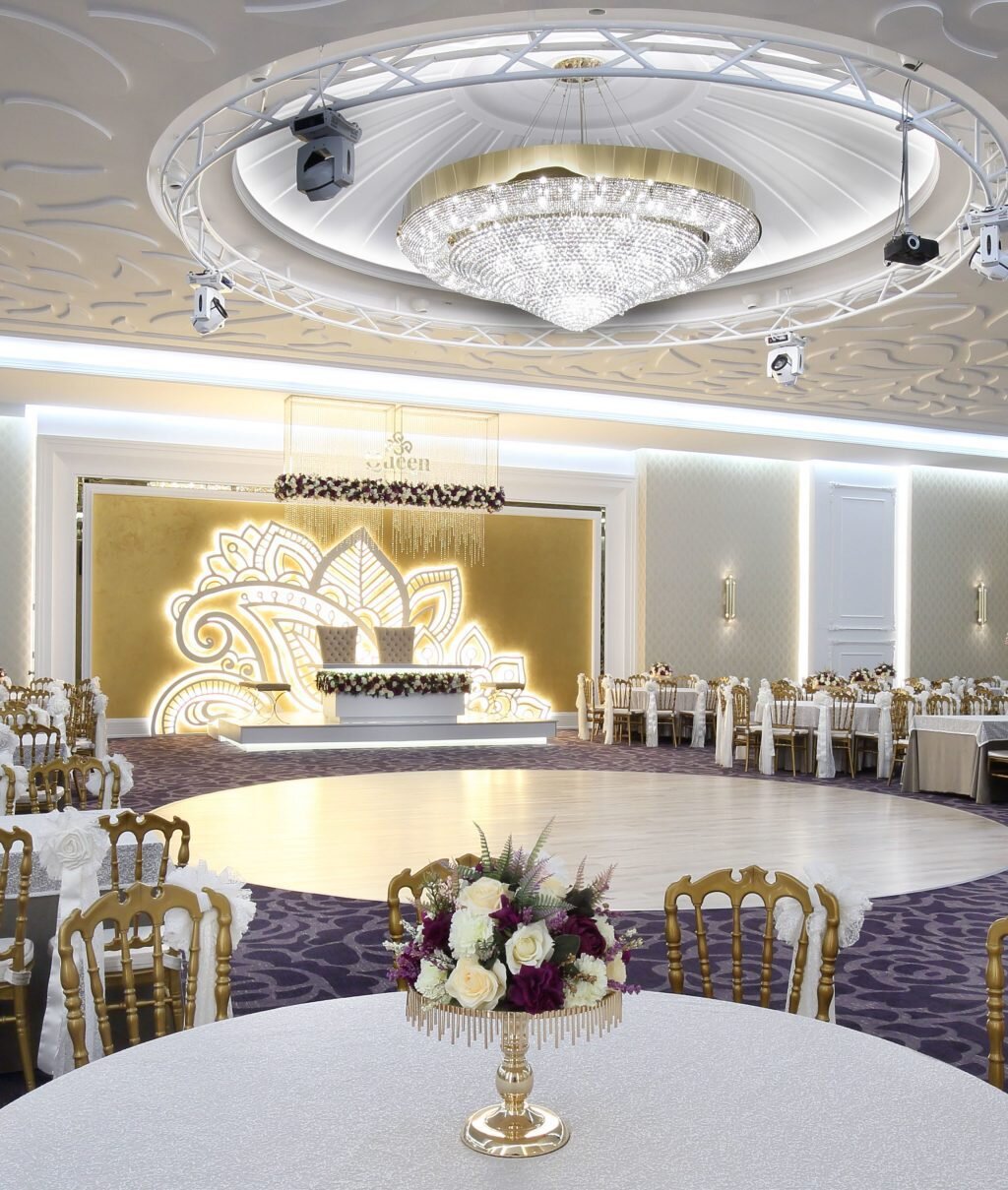 queen wedding convention hall