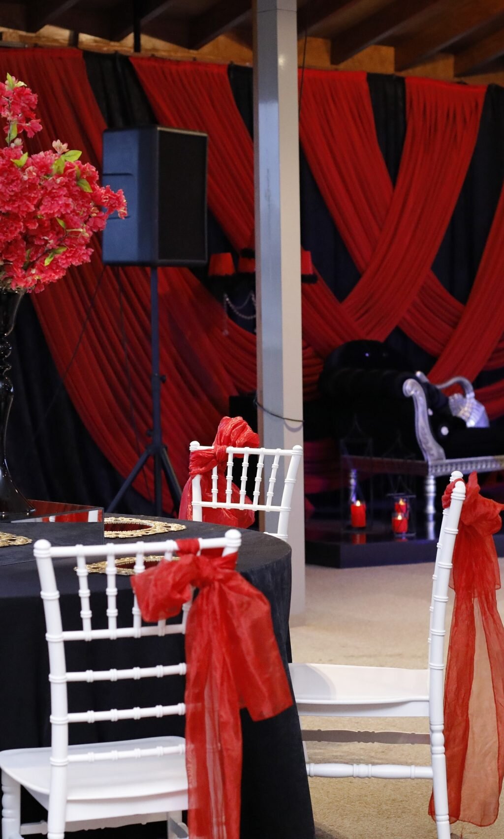 holiday inn express airport bizbize kına