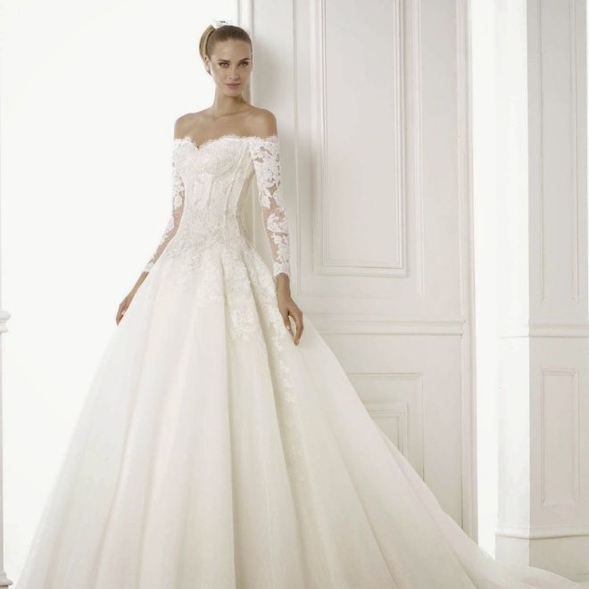 kolu dantelli gelinlik