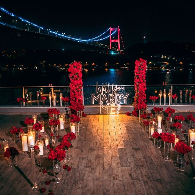 mum ışığında romantik evlilik
teklifi