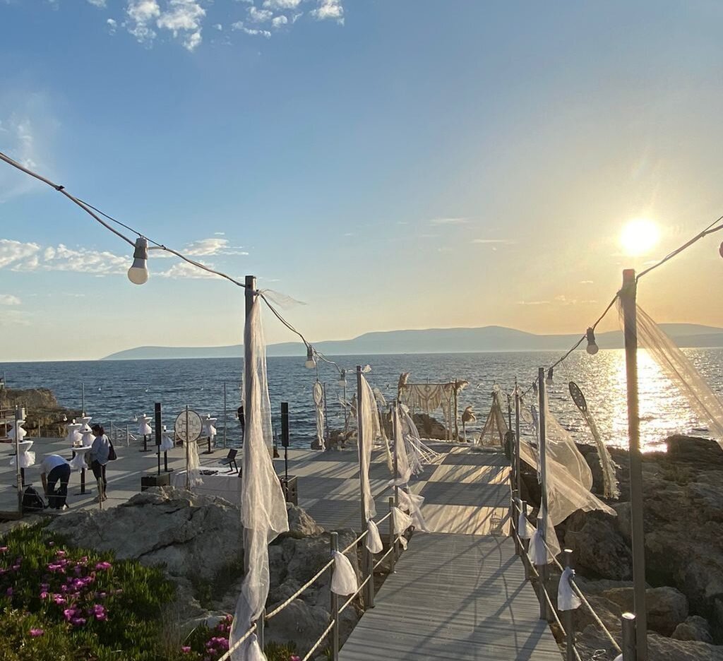 maya bistro hotel beach