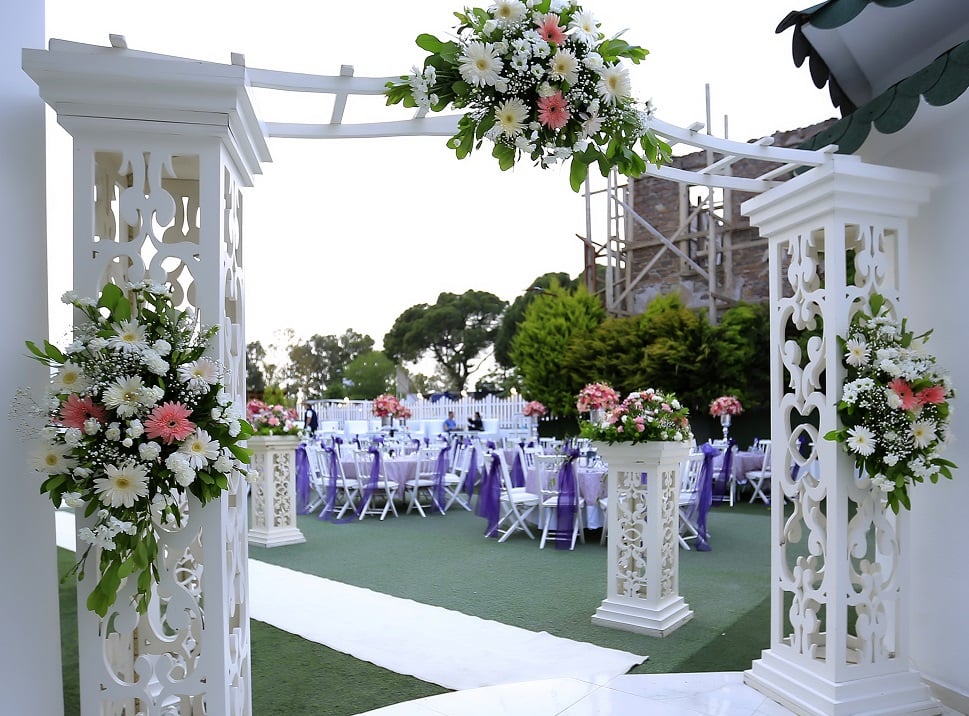 ömür boyu mutluluklar: en i̇yi 8 bayraklı düğün salonu