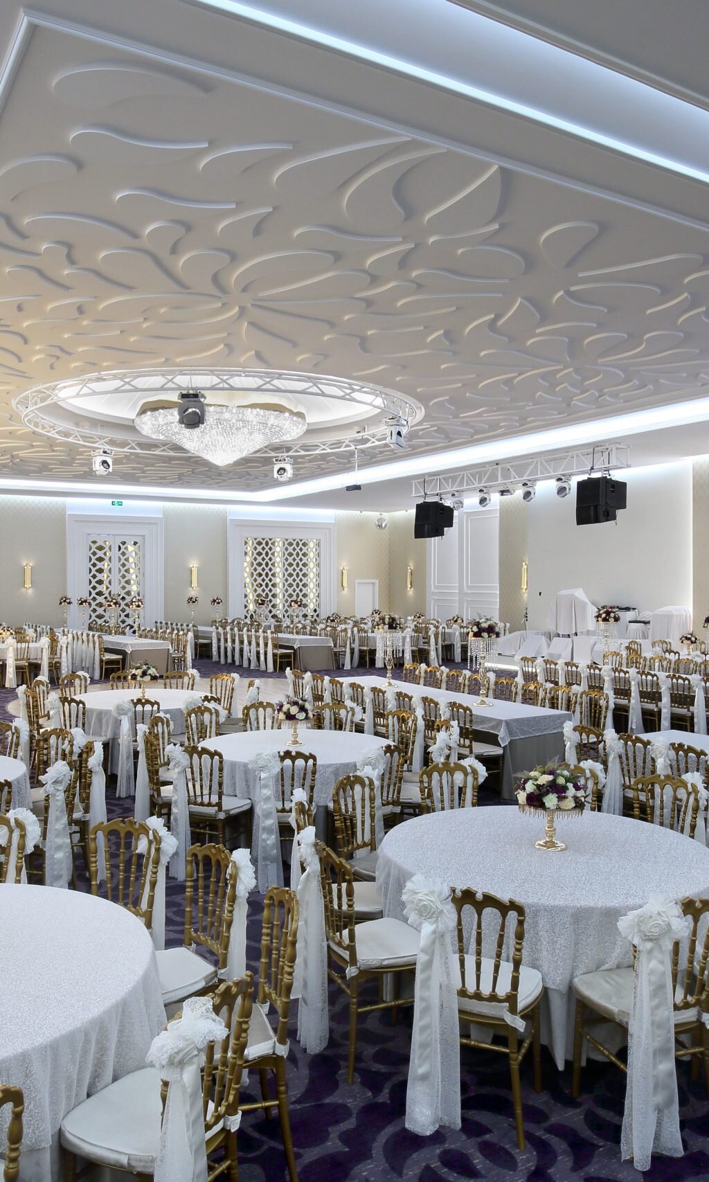 queen wedding convention hall