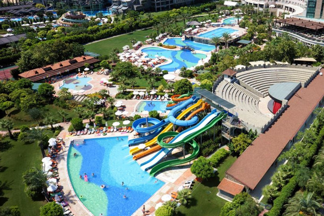 Sherwood Breezes Resort Otel