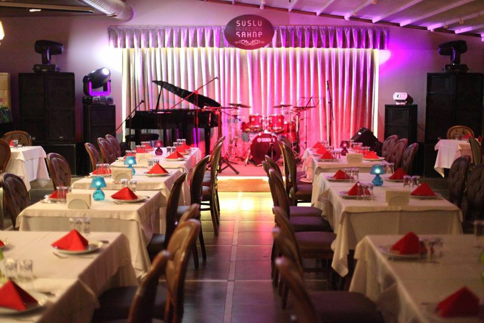 süslü sahne kalamış