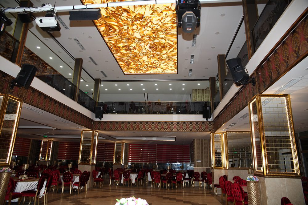 dostlar 3 düğün salonu