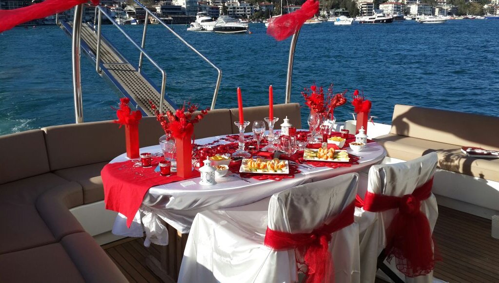 uçarsu gezi tekneleri