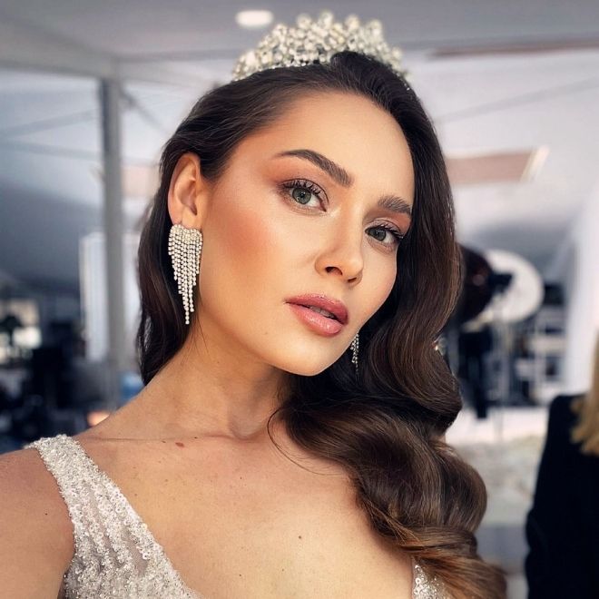 Esra Aysin Make Up Artist