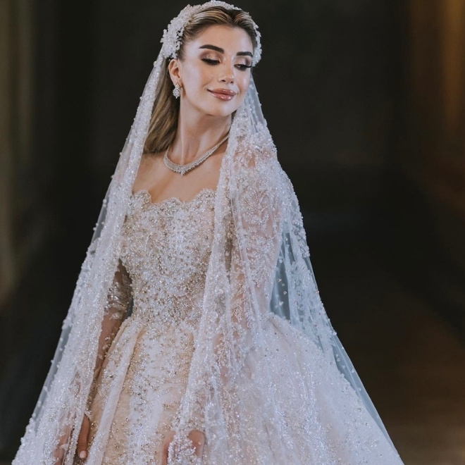 kolu dantelli gelinlik