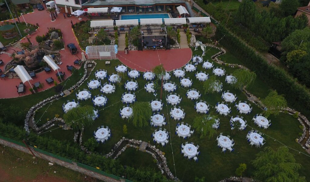 birbirinden şık pendik düğün salonları, kır bahçeleri ve oteller
