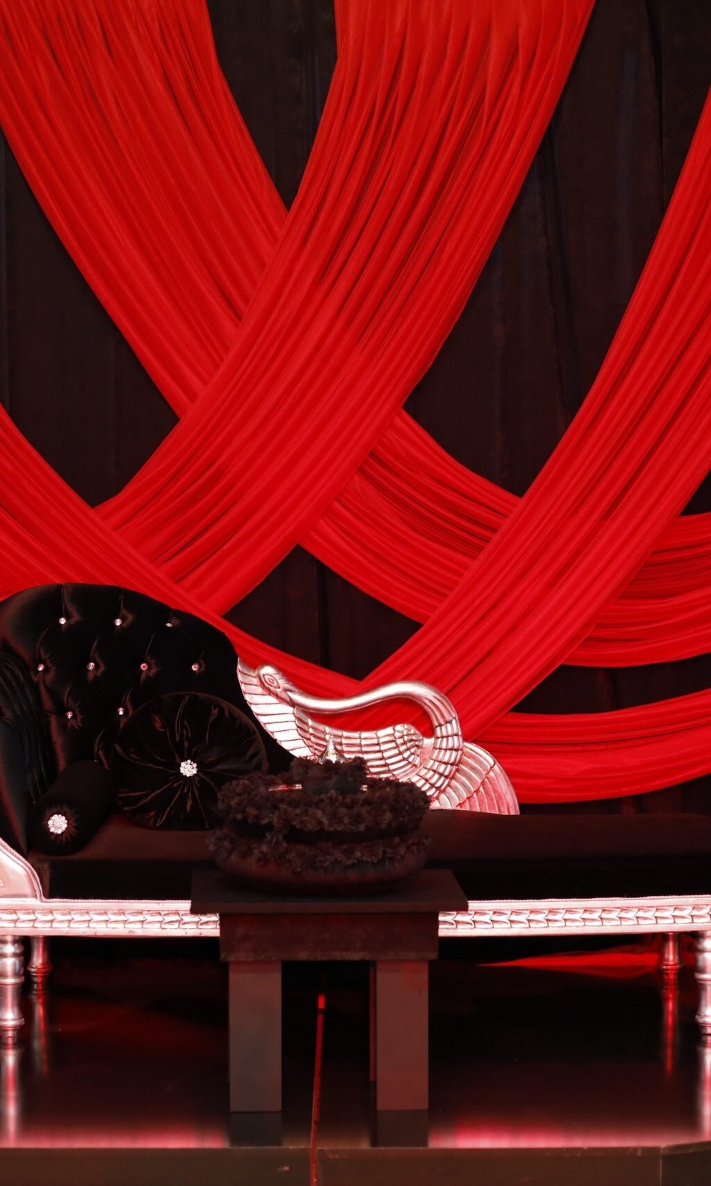 holiday inn express airport bizbize kına