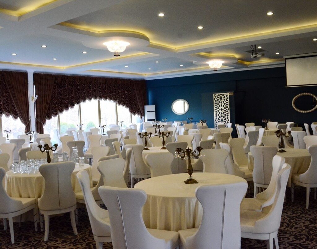 şıklıkta yarışan uygun fiyatlı eryaman düğün salonları