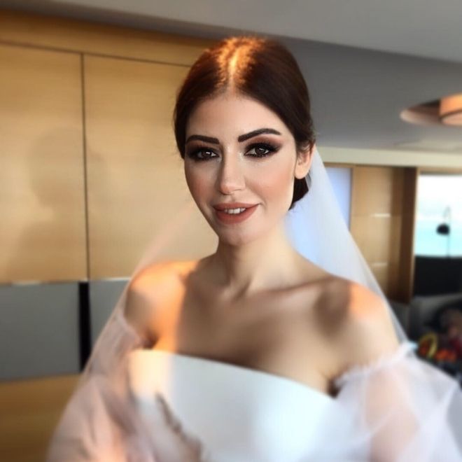 Düz Düşük Topuz Modeli
