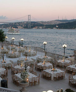 Hangi Ünlü Nerede Evlendi?