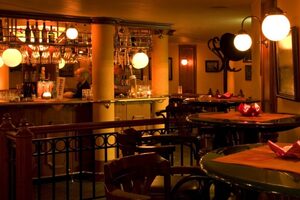 Cozy Pub & Restaurant