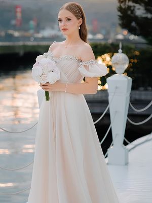 Romantik ve Göz Alıcı: İpek Yazıcı Gelinlikleri ve Benzer Modeller
