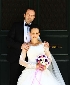 Türkiye’nin En Çok Merak Edilen Sesi Evlendi: Elif ve Murat