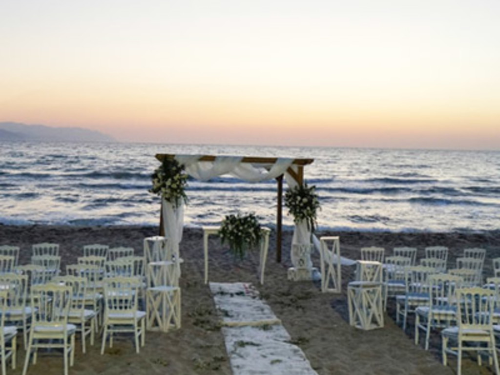 Kumsalda Nikah, Kırda Düğün: Artemis Beach Club