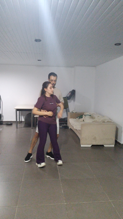 Harun - Arzu Dans Stüdyosu