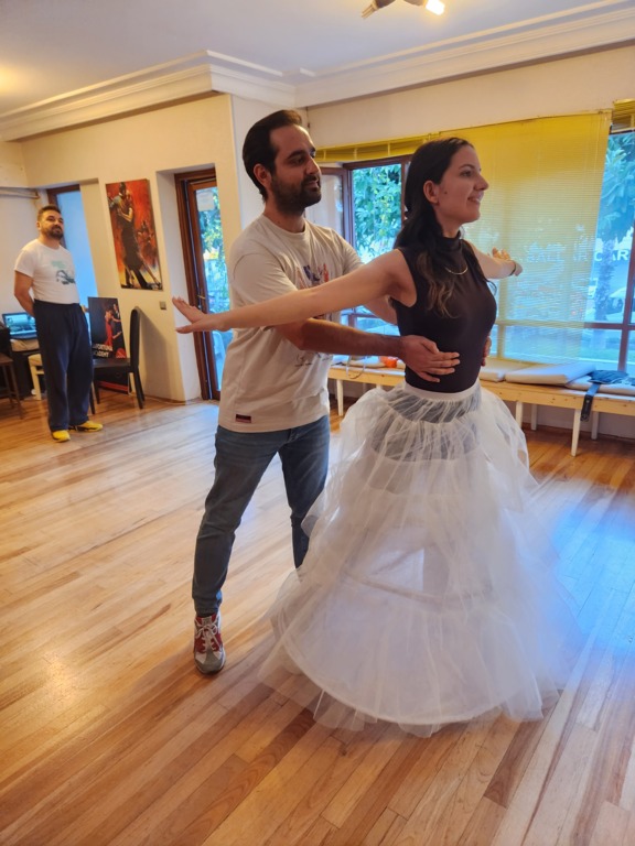 Harun - Arzu Dans Stüdyosu
