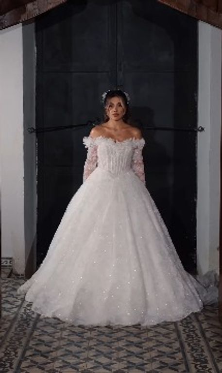 Özlem Değirmen Gelinlik