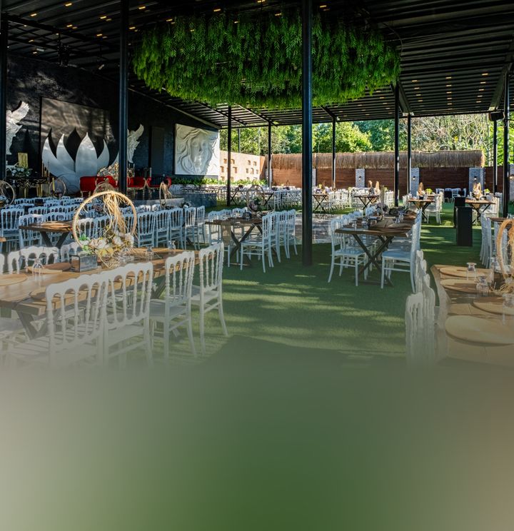 Club K9 Aura Garden