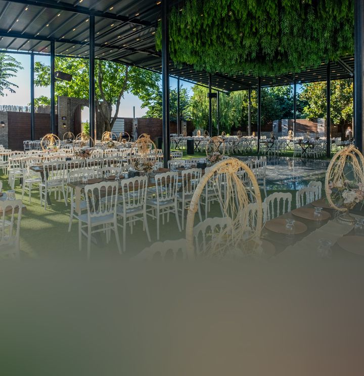 Club K9 Aura Garden