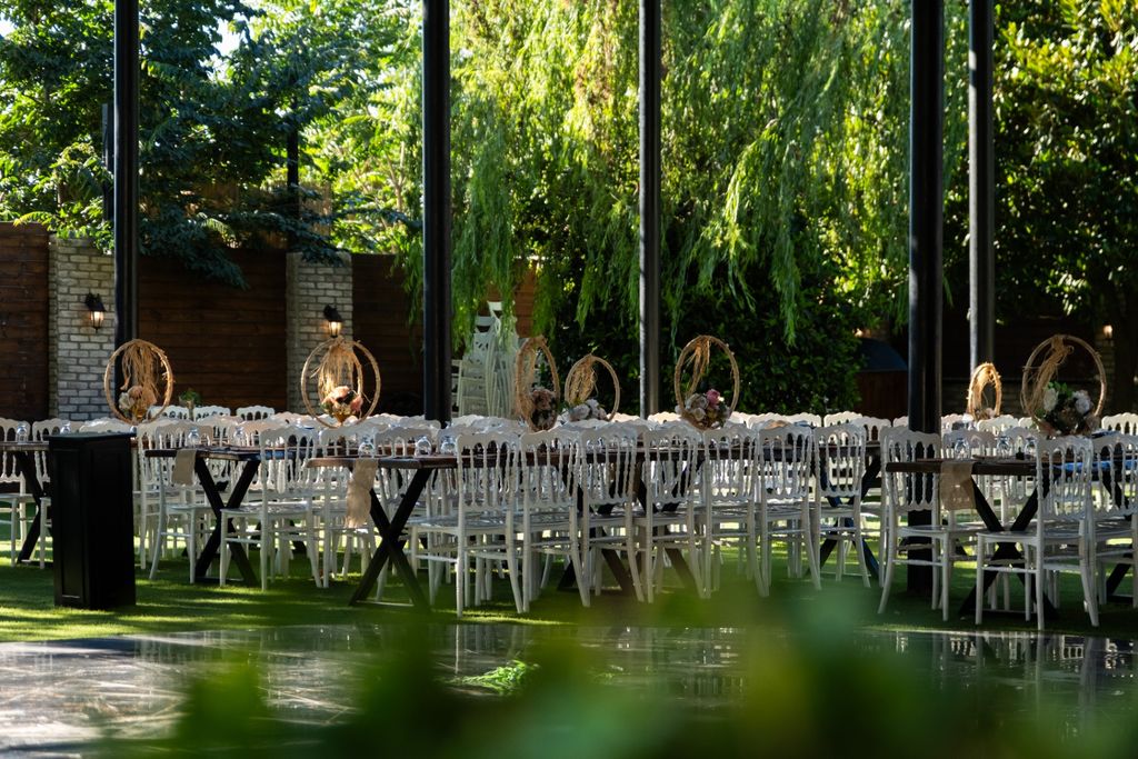 Club K9 Aura Garden