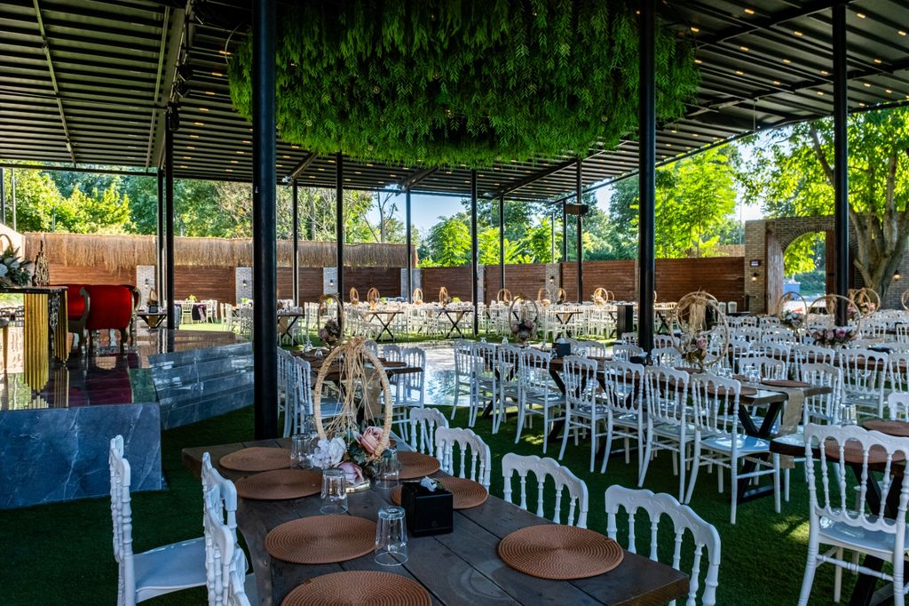 Club K9 Aura Garden