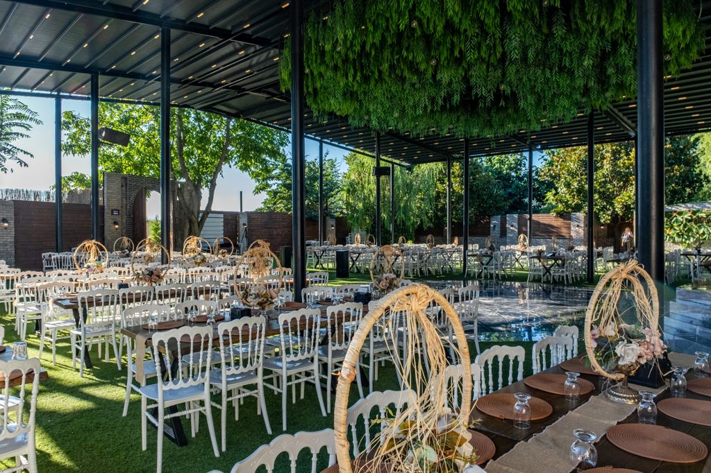 Club K9 Aura Garden